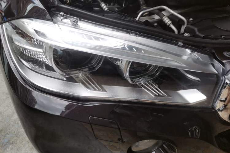 Used BMW X5 2015 xDrive28i Right Front Headlight