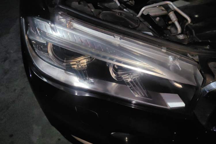 Used BMW X5 2015 xDrive28i Right Front Headlight