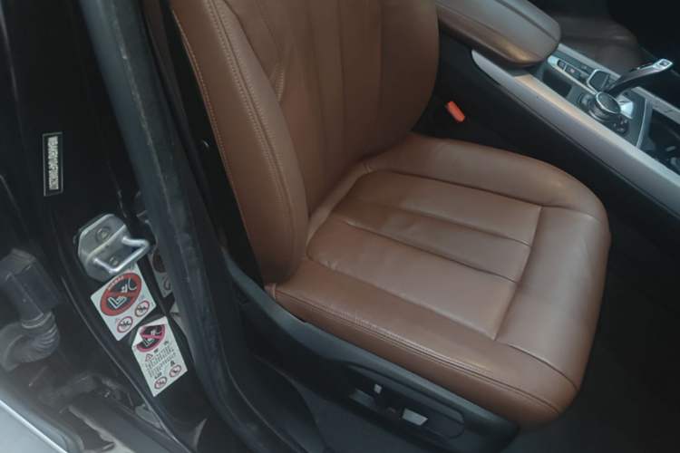 Used BMW X5 2015 xDrive35i U.S. specification Right Front Seat