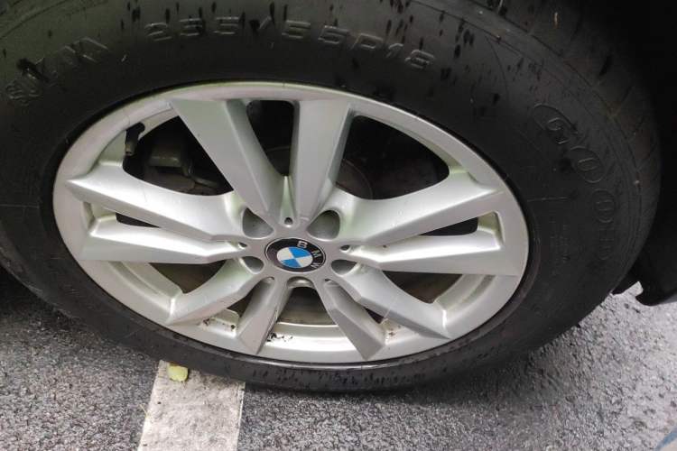 Used BMW X5 2015 xDrive28i Right Front Wheel Hub
