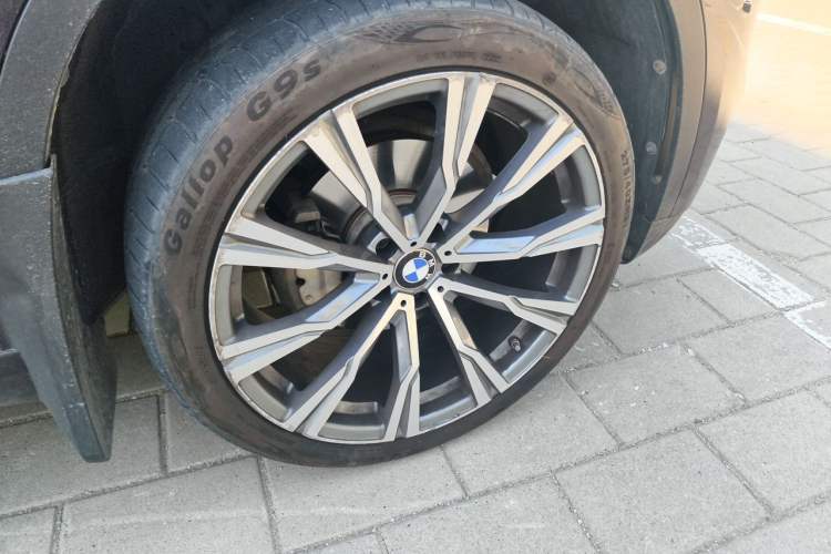 Used BMW X5 2015 xDrive28i Right Front Wheel Hub