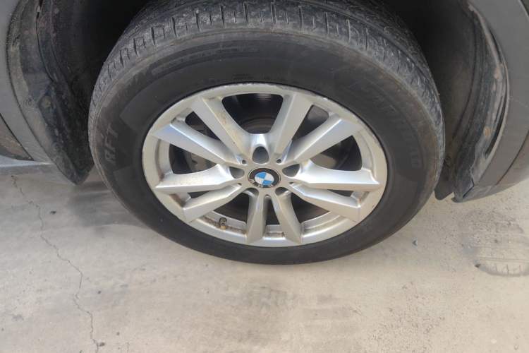 Used BMW X5 2015 xDrive28i Right Front Wheel Hub