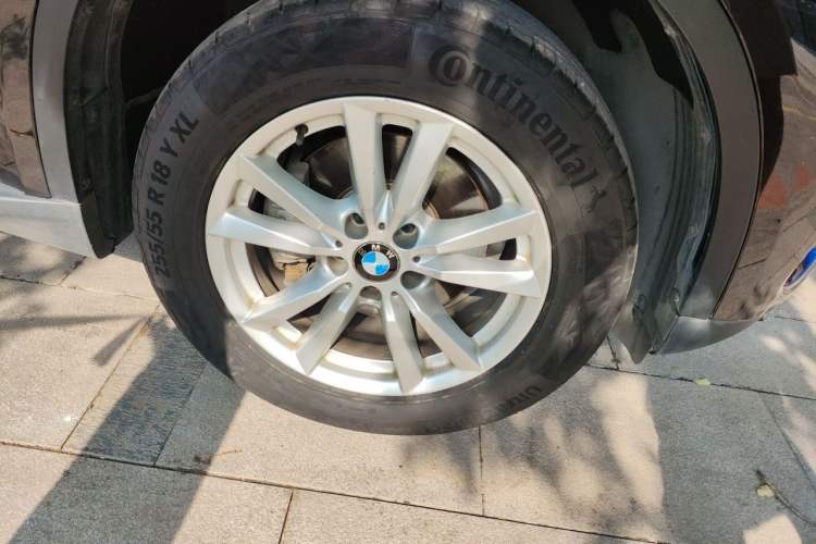 Used BMW X5 2015 xDrive28i Right Front Wheel Hub