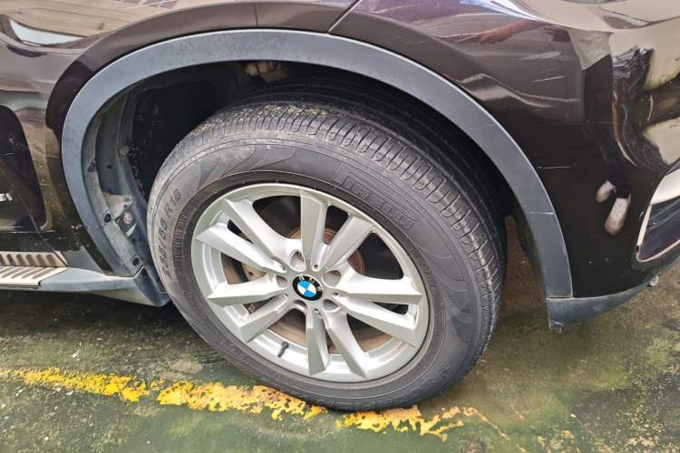Used BMW X5 2015 xDrive28i Right Front Wheel Hub