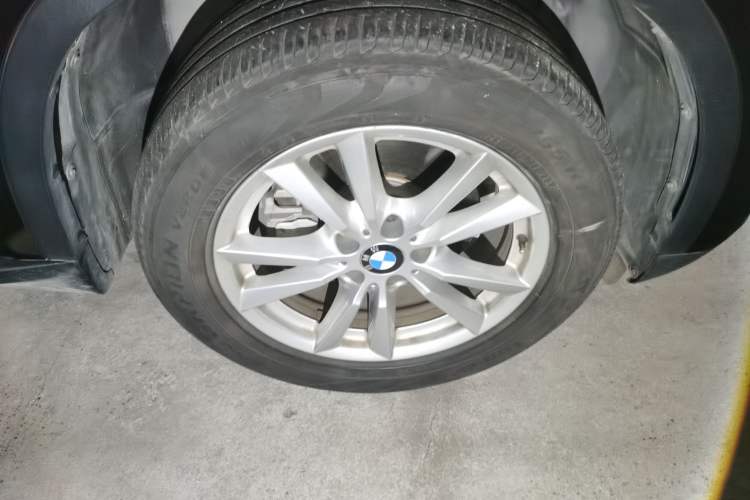 Used BMW X5 2015 xDrive28i Right Front Wheel Hub