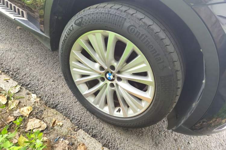 Used BMW X5 2015 xDrive28i Right Front Wheel Hub