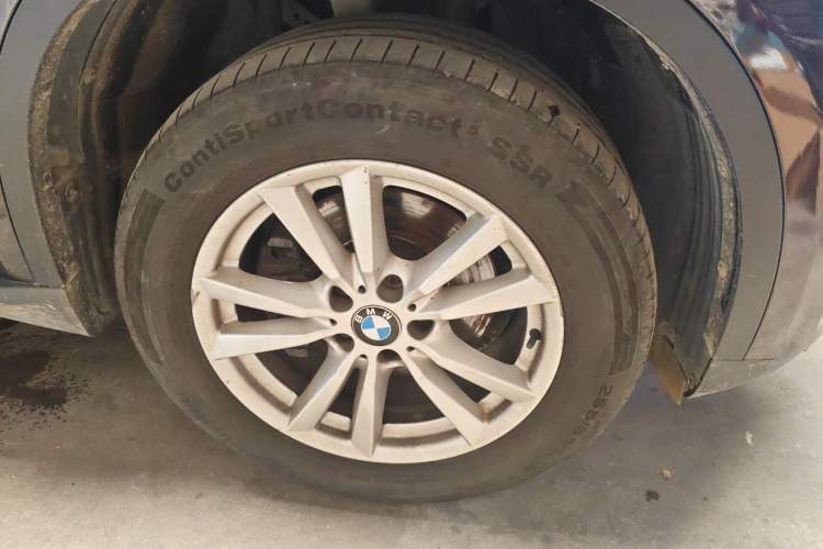 Used BMW X5 2015 xDrive28i Right Front Wheel Hub