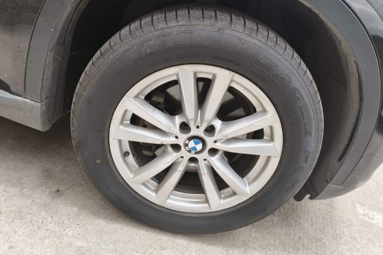Used BMW X5 2015 xDrive28i Right Front Wheel Hub