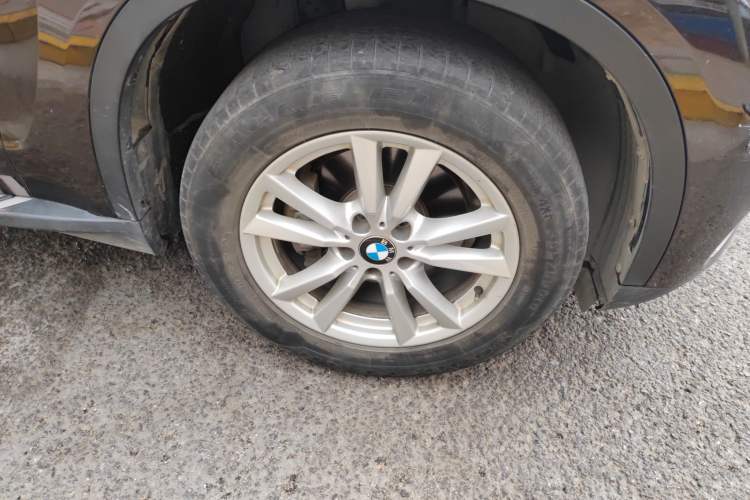 Used BMW X5 2015 xDrive28i Right Front Wheel Hub