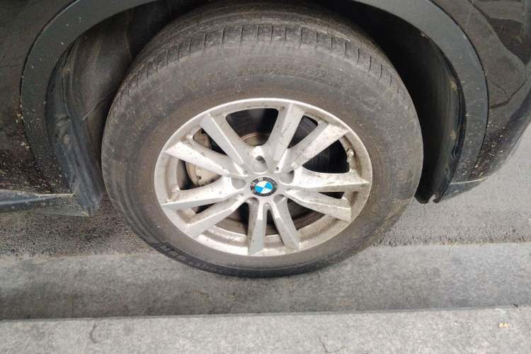 Used BMW X5 2015 xDrive28i Right Front Wheel Hub