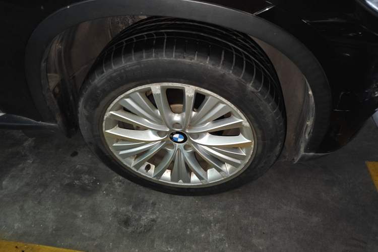 Used BMW X5 2015 xDrive28i Right Front Wheel Hub