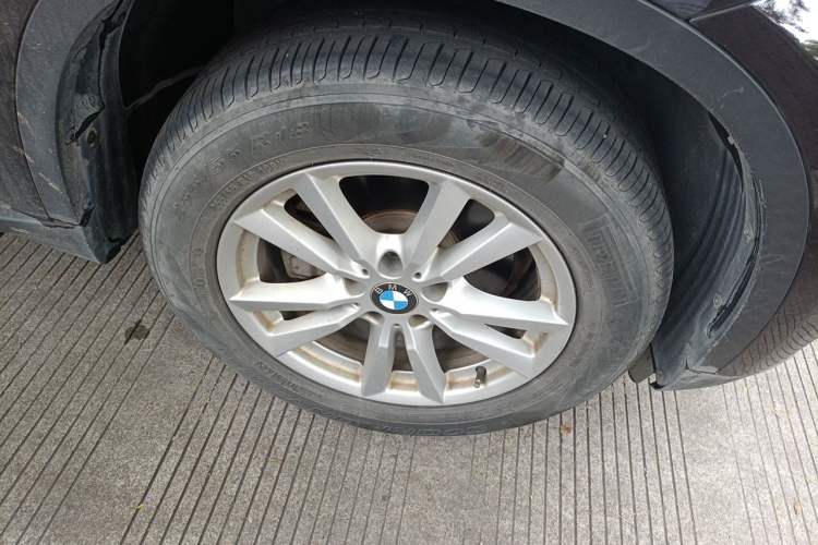Used BMW X5 2015 xDrive28i Right Front Wheel Hub