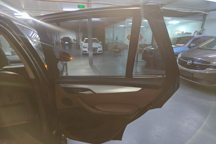 Used BMW X5 2015 xDrive35i U.S. specification Right Rear Door Interior