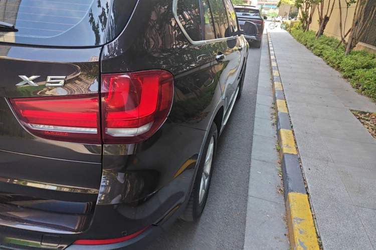 Used BMW X5 2015 xDrive28i Right Rear Taillight