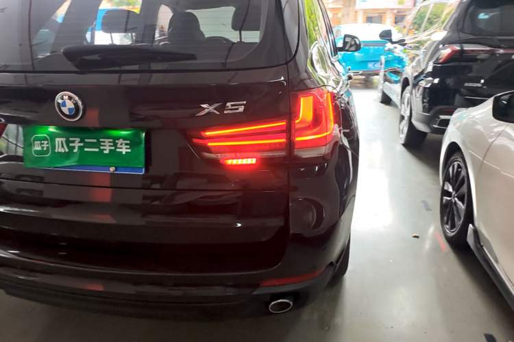 Used BMW X5 2015 xDrive28i Right Rear Taillight