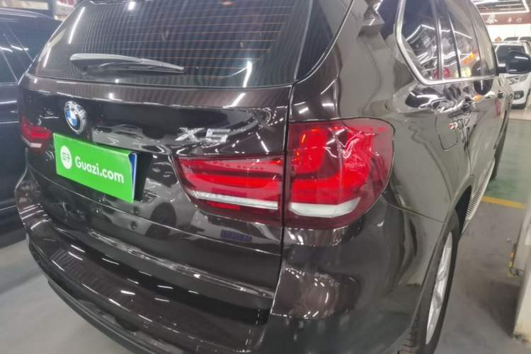 Used BMW X5 2015 xDrive28i Right Rear Taillight