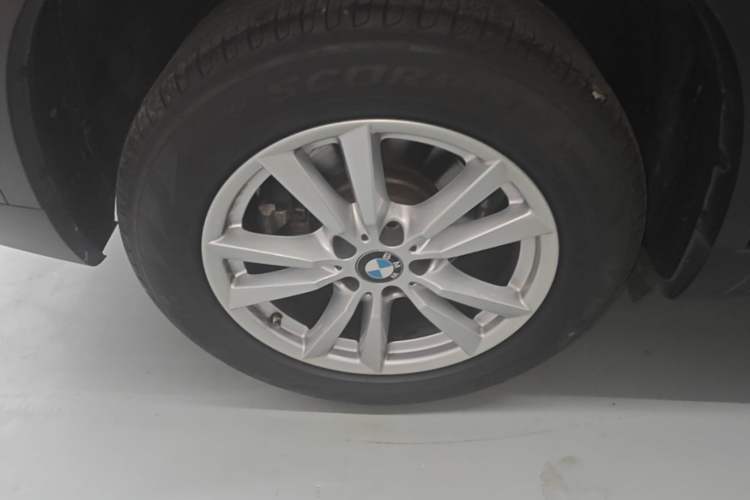Used BMW X5 2015 xDrive35i U.S. specification Right Rear Wheel Hub