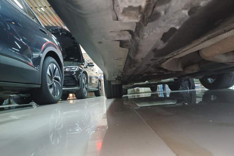 Used BMW X5 2015 xDrive28i Right Side Sill