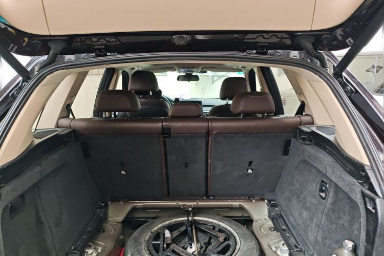 Used BMW X5 2015 xDrive28i Trunk