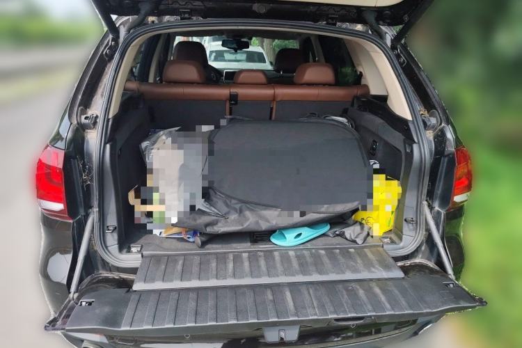 Used BMW X5 2015 xDrive28i Trunk