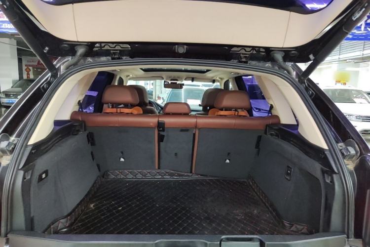 Used BMW X5 2015 xDrive28i Trunk