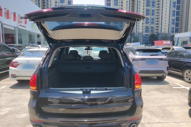 Used BMW X5 2015 xDrive28i Trunk