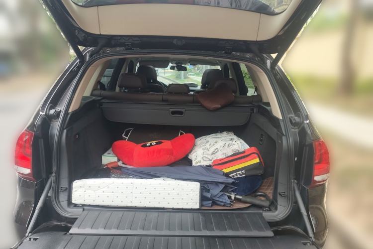 Used BMW X5 2015 xDrive28i Trunk