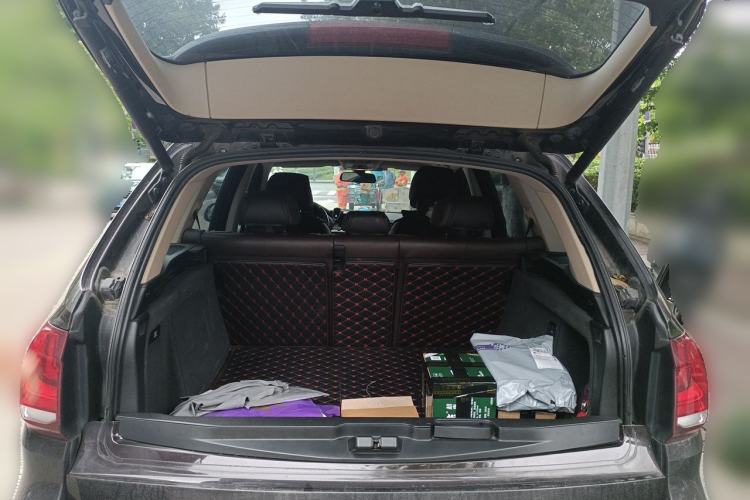 Used BMW X5 2015 xDrive28i Trunk