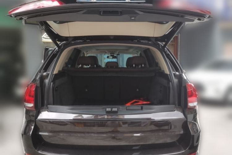 Used BMW X5 2015 xDrive28i Trunk