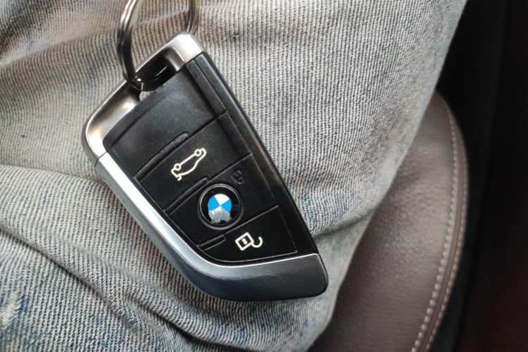 Used BMW X5 2015 xDrive28i Vehicle Key