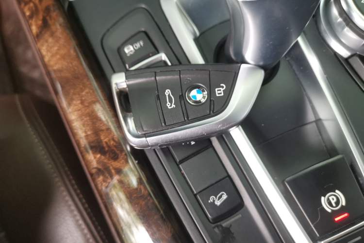 Used BMW X5 2015 xDrive28i Vehicle Key