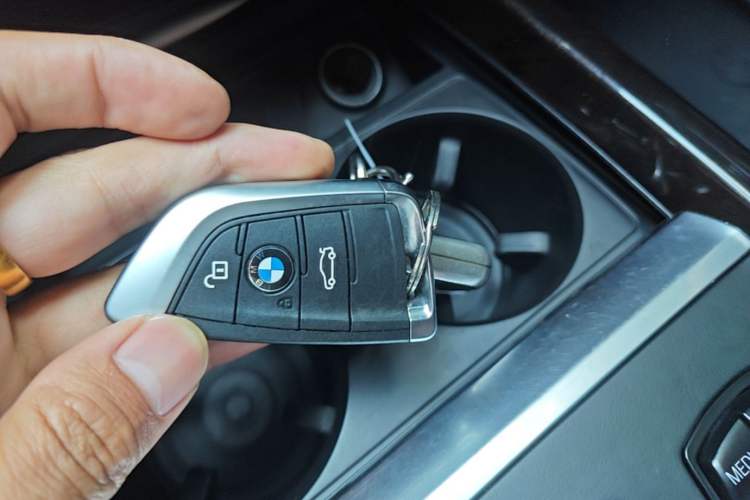 Used BMW X5 2015 xDrive28i Vehicle Key