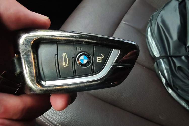 Used BMW X5 2015 xDrive28i Vehicle Key