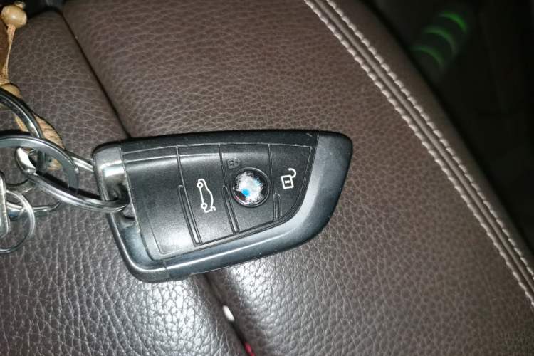 Used BMW X5 2015 xDrive28i Vehicle Key