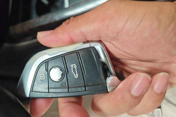 Used BMW X5 2015 xDrive28i Vehicle Key