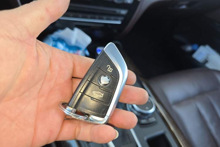 Used BMW X5 2015 xDrive28i Vehicle Key