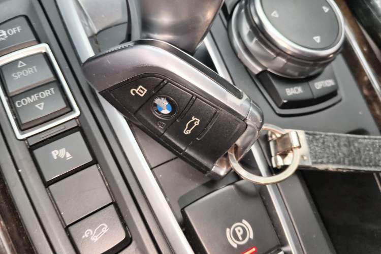 Used BMW X5 2015 xDrive28i Vehicle Key