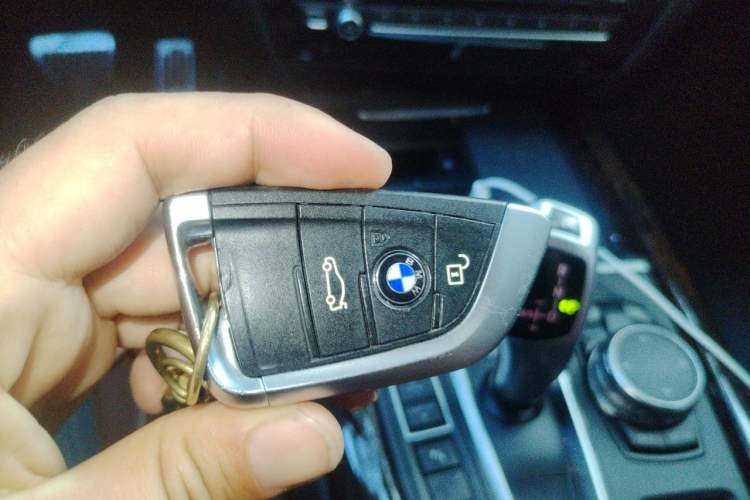 Used BMW X5 2015 xDrive28i Vehicle Key