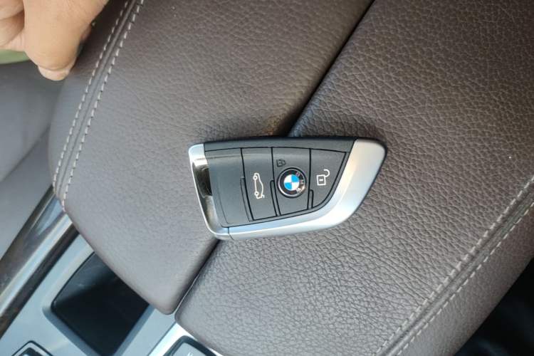 Used BMW X5 2015 xDrive28i Vehicle Key