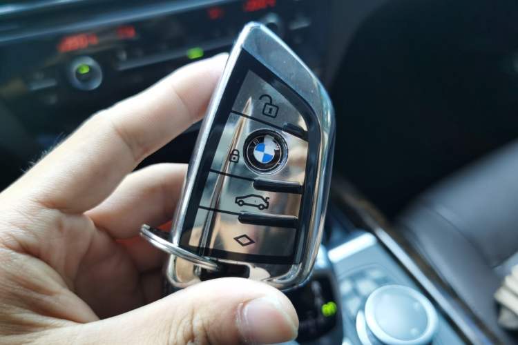 Used BMW X5 2015 xDrive28i Vehicle Key