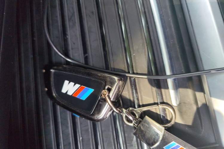 Used BMW X5 2015 xDrive28i Vehicle Key