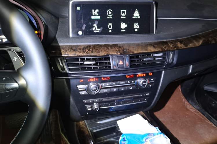 Used BMW X5 2015 xDrive28i Audio And AC Panel