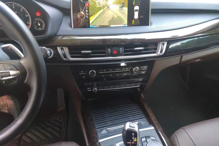 Used BMW X5 2015 xDrive28i Audio And AC Panel