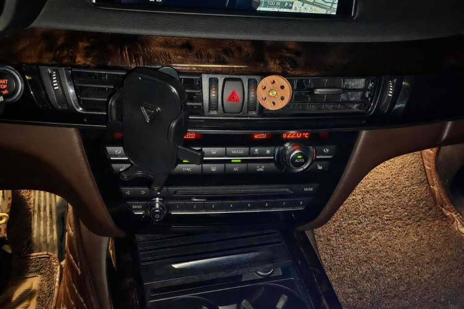 Used BMW X5 2015 xDrive28i Audio And AC Panel