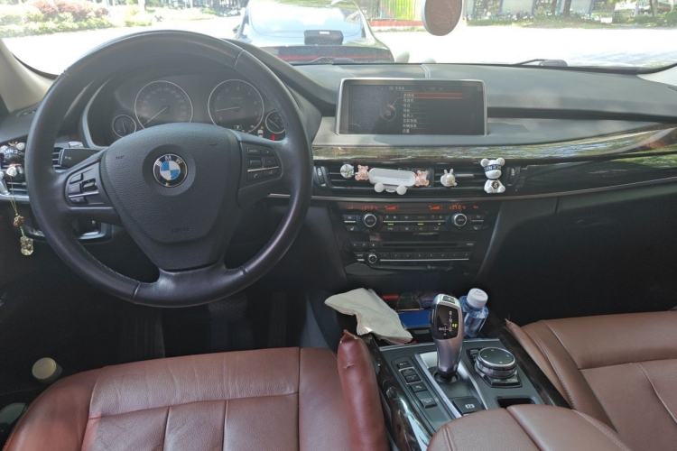 Used BMW X5 2015 xDrive28i Center Console