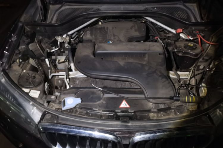 Used BMW X5 2015 xDrive28i Engine Bay