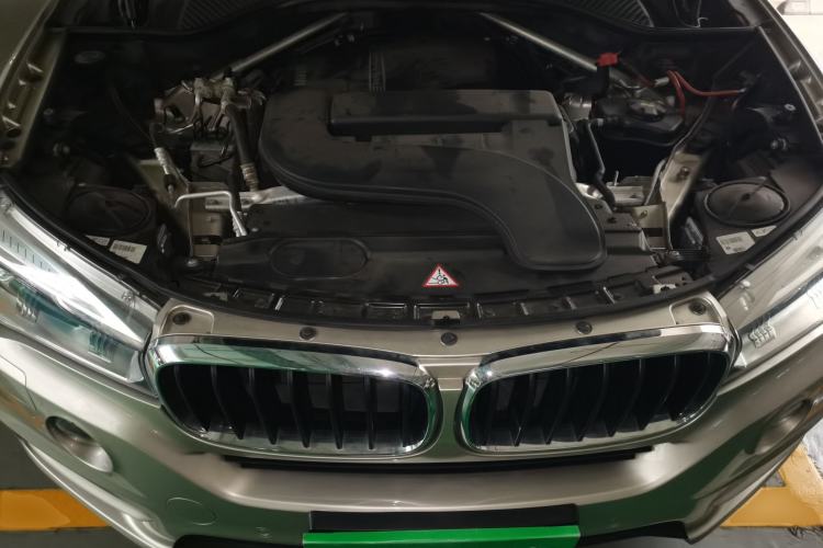 Used BMW X5 2015 xDrive28i Engine Bay
