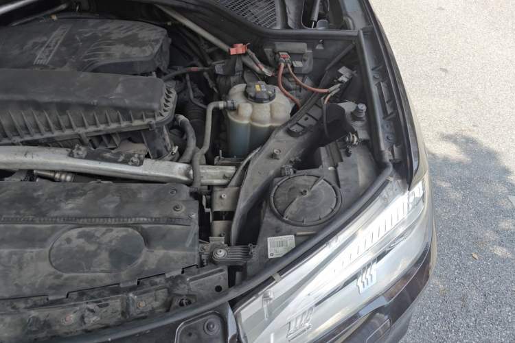 Used BMW X5 2015 xDrive28i Engine Bay Left