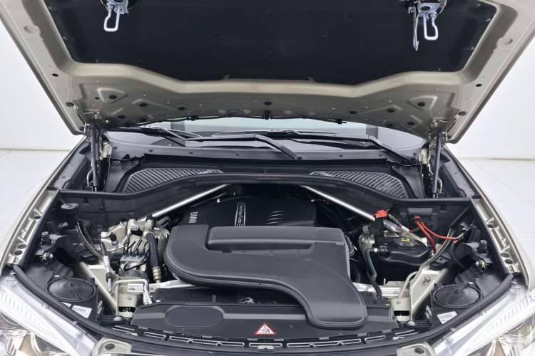 Used BMW X5 2015 xDrive28i Engine Bay