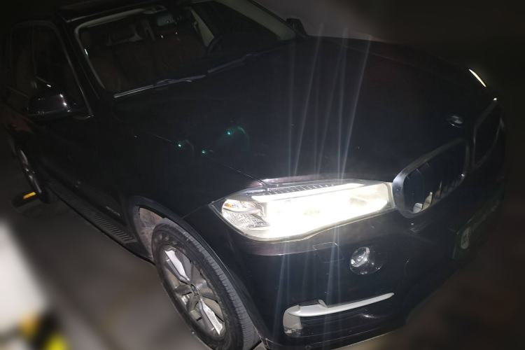 Used BMW X5 2015 xDrive28i Front Right 45 Deg